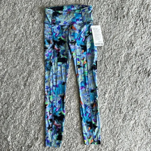 Lululemon SeaWheeze Fast and Free High-Rise Tight 25" in Euphoria Multi Size 4 - Picture 3 of 6